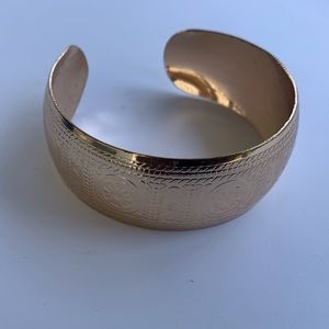 Gold bracelet